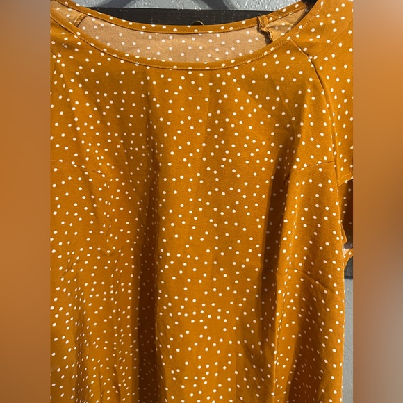 Women’s Polka Dot Top - Picture 2 of 5